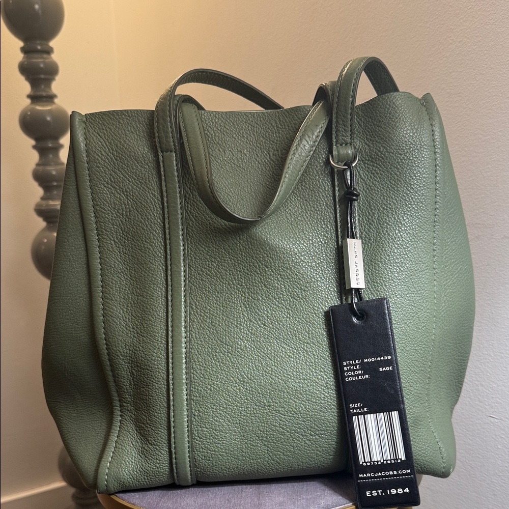 Marc Jacobs The Tag Tote in Sage Green